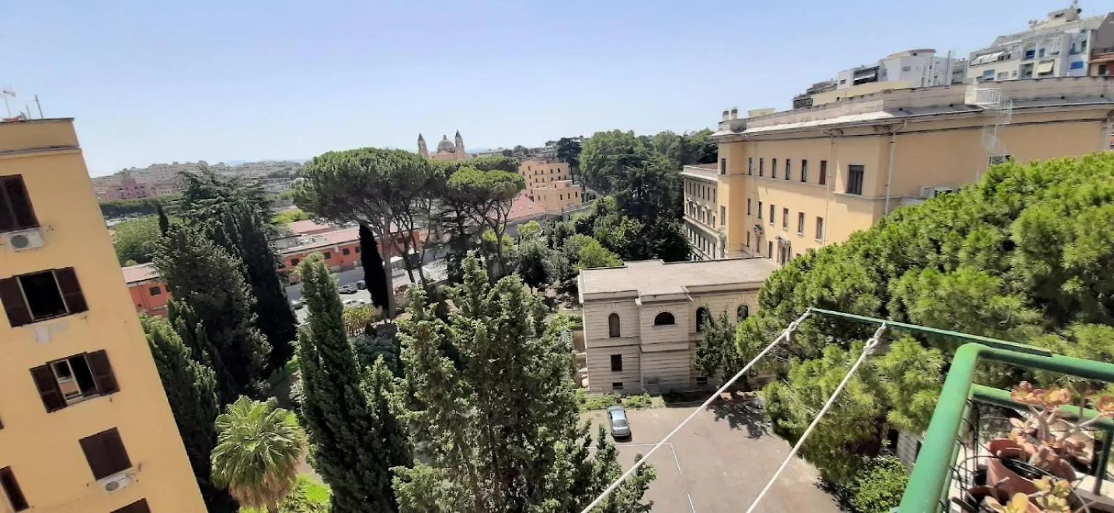 D&R Apartment - Metro Re Di Roma 0*, Rome Italy